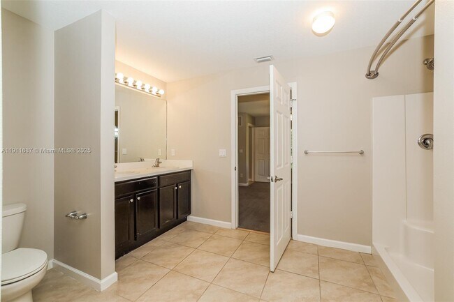 Building Photo - 3611 SW San Benito St