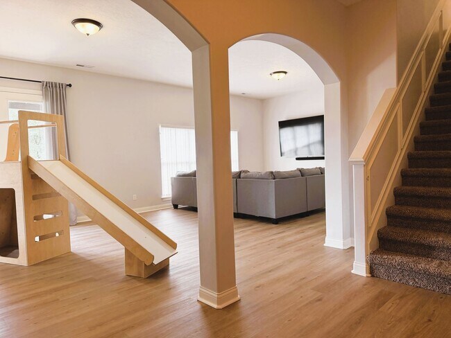 Building Photo - 8123 Autumn Dr