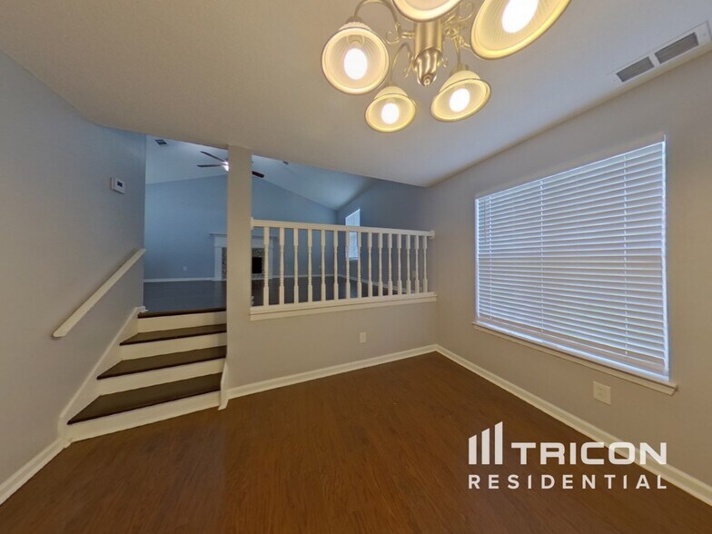 Building Photo - 3539 Oak Leaf Ct