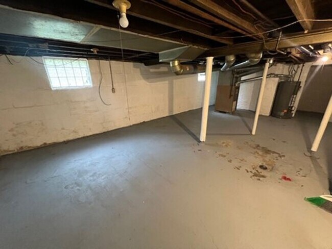 Building Photo - Charming 3 bedroom house