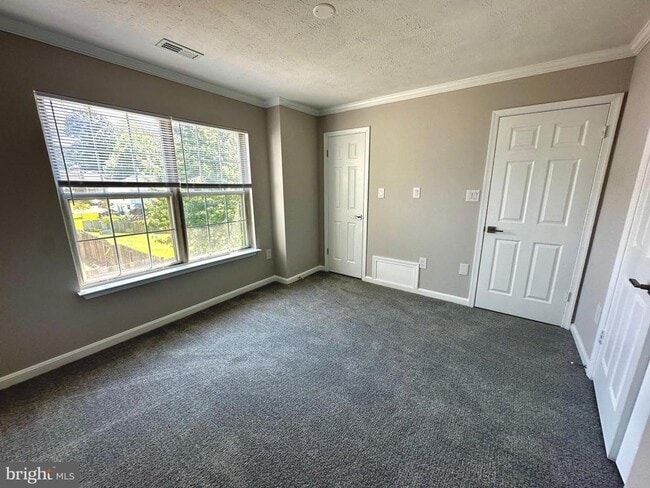 Building Photo - 404 Cabin Ct