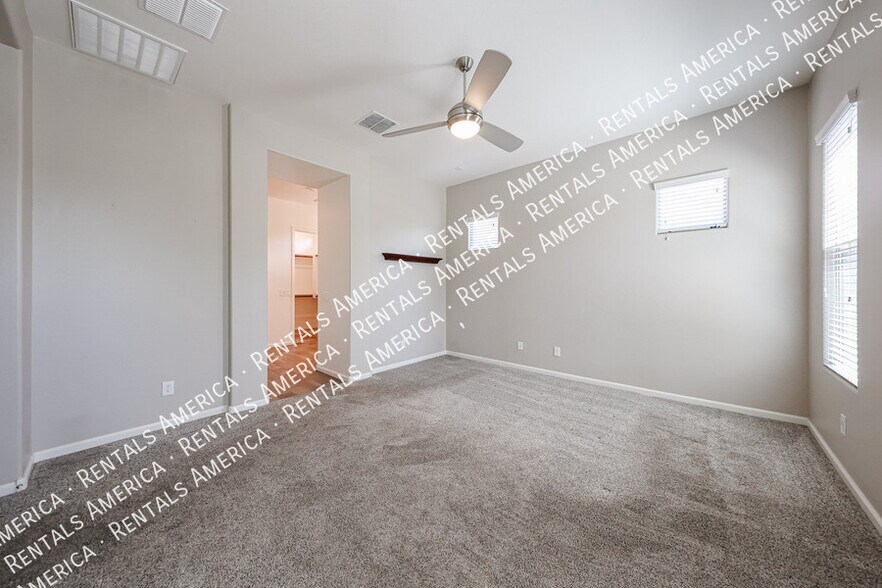Building Photo - 3865 E Dogwood Pl