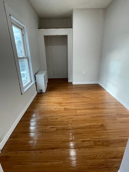 Building Photo - 5 Union St