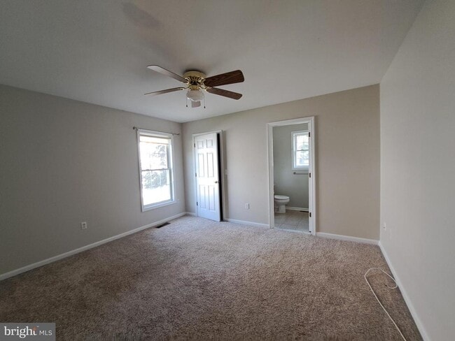 Building Photo - 107 Strawberry Way