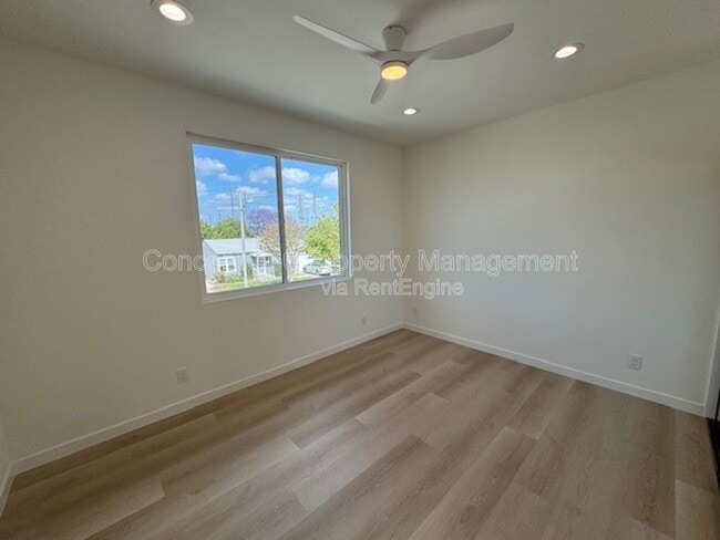 Building Photo - 6168 Briercrest Ave