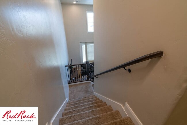 Building Photo - 3 Bedroom Furnished Home in Hidden Valley ...