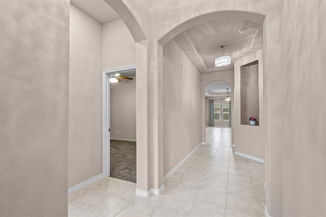 Building Photo - 2104 Lake Cliff Dr