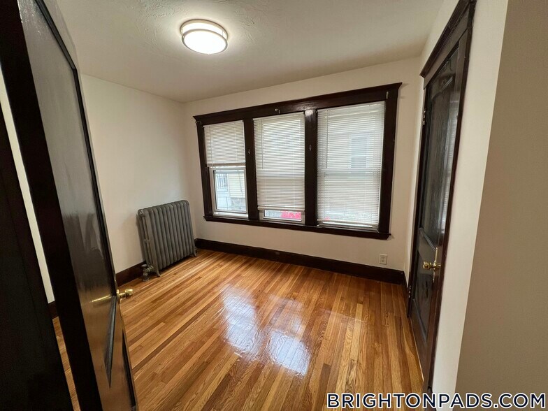 Building Photo - 72 Nonantum St