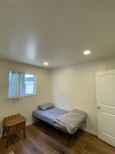 Building Photo - 9421 Peach St