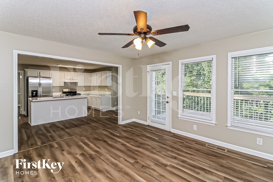 Building Photo - 3727 Lockerbie Ln