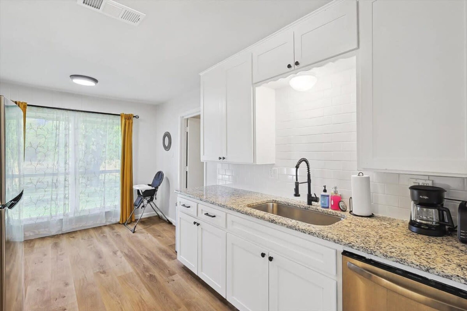Building Photo - 405 Tate Cir