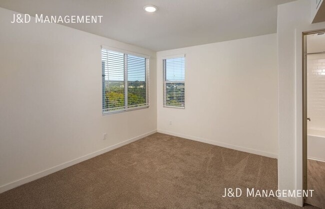 Building Photo - 5845-5855 RILEY STREET-5847
