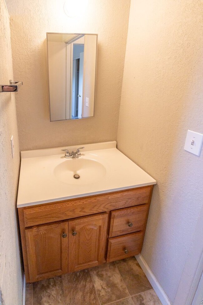 Building Photo - 2112 Tenth St