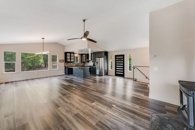 Building Photo - Updated Georgetown Home on 5 Acres with Huge Deck!