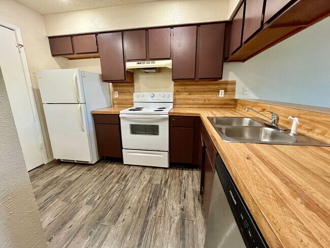 Building Photo - 5309 Indio Dr