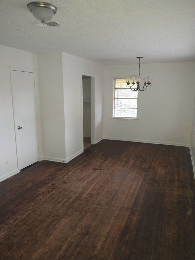 Building Photo - Available Now in 38109 | Spacious 3 Bed, 1 Bath Home for Rent