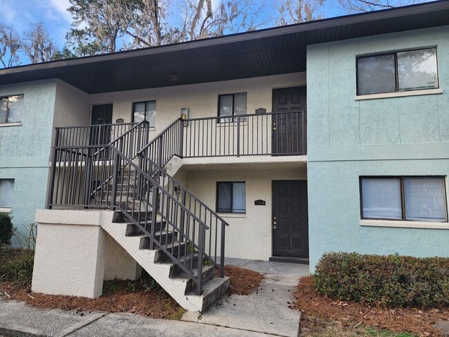 Building Photo - ** Available now** 2 Bedroom/2 Bath Condo on Southside close to Truman