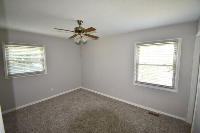 Building Photo - Coming Soon 3 Bedroom and 2 Bath Home (Pets Considered)