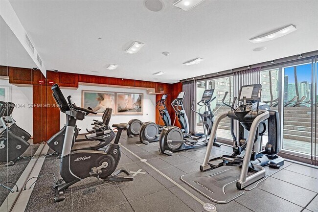 Building Photo - 325 S Biscayne Blvd