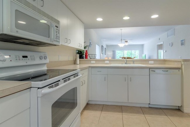 Building Photo - 8151 Memory Ln