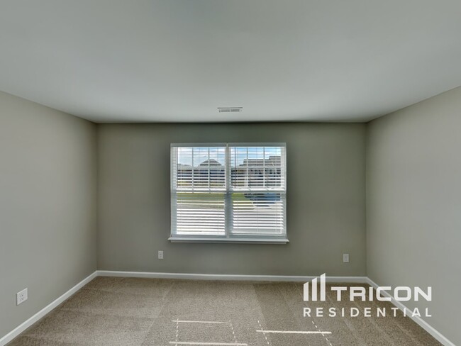 Building Photo - 316 Wyburn Pl