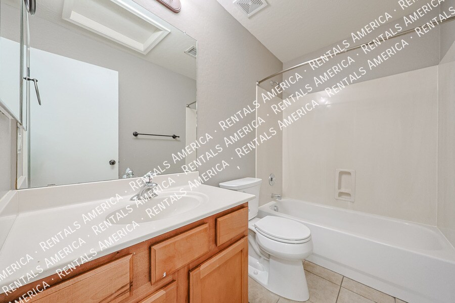 Building Photo - 6814 S 36th Ln