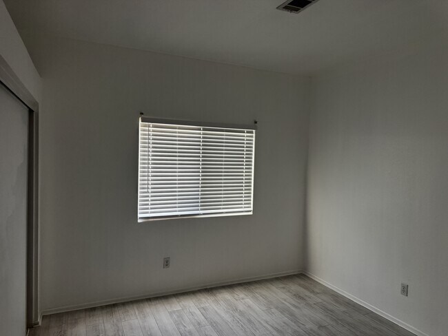 Building Photo - 14724 Rockrose St