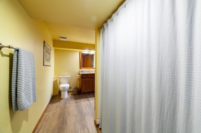 Building Photo - Single Family Home - Available For Rent!