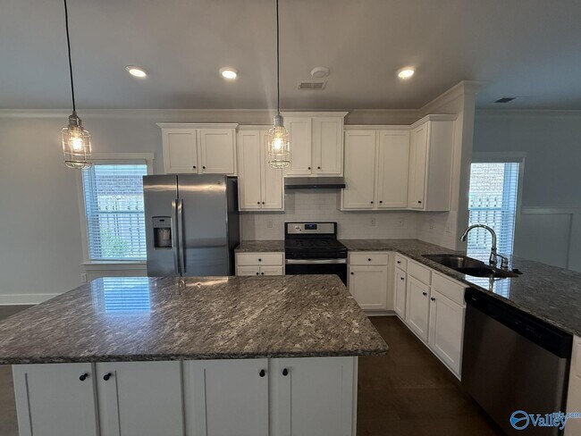 Building Photo - 22 Desert Oak Ct SW