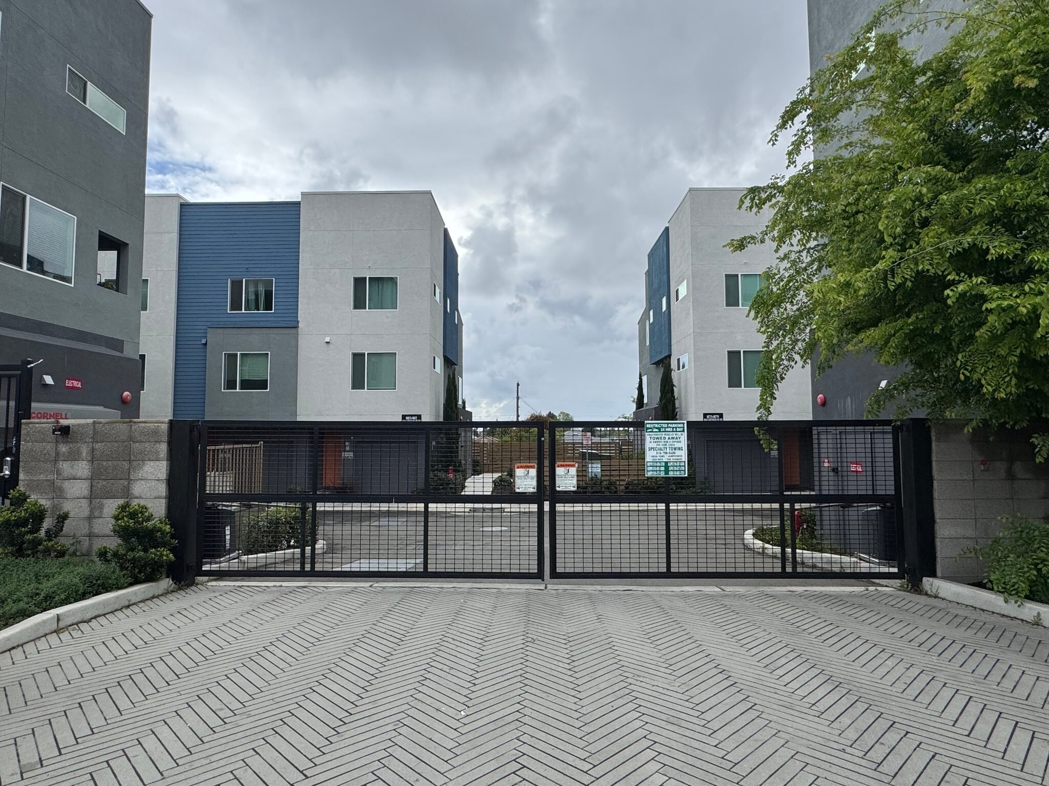 Building Photo - 9887 MacArthur Blvd