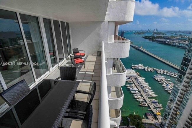 Building Photo - 1717 N Bayshore Dr