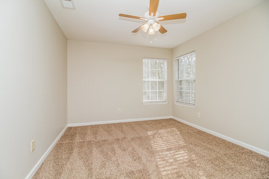 Building Photo - 3848 Round Rock Dr