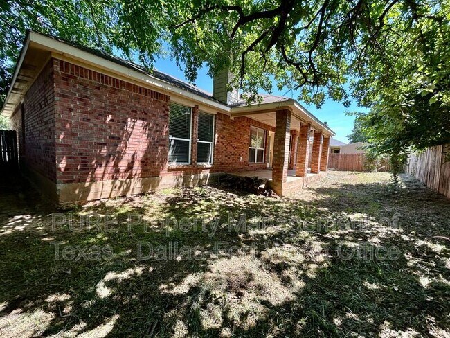 Building Photo - 629 Madeline Ct