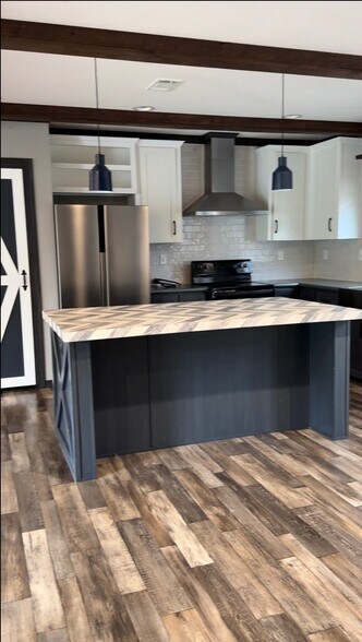 Building Photo - 9511 Red Maple Dr