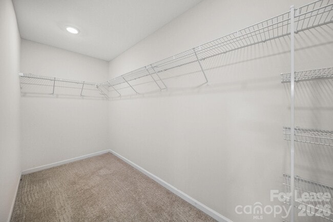 Building Photo - 410 Kenwood Vw