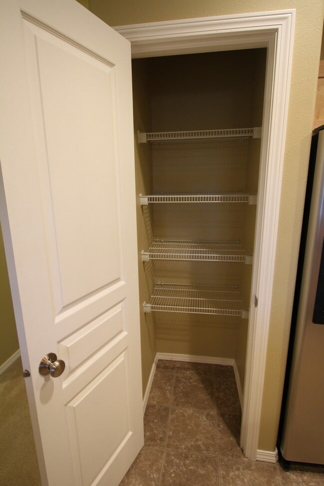 Building Photo - Move in Special $500 OFF First Month's Rent