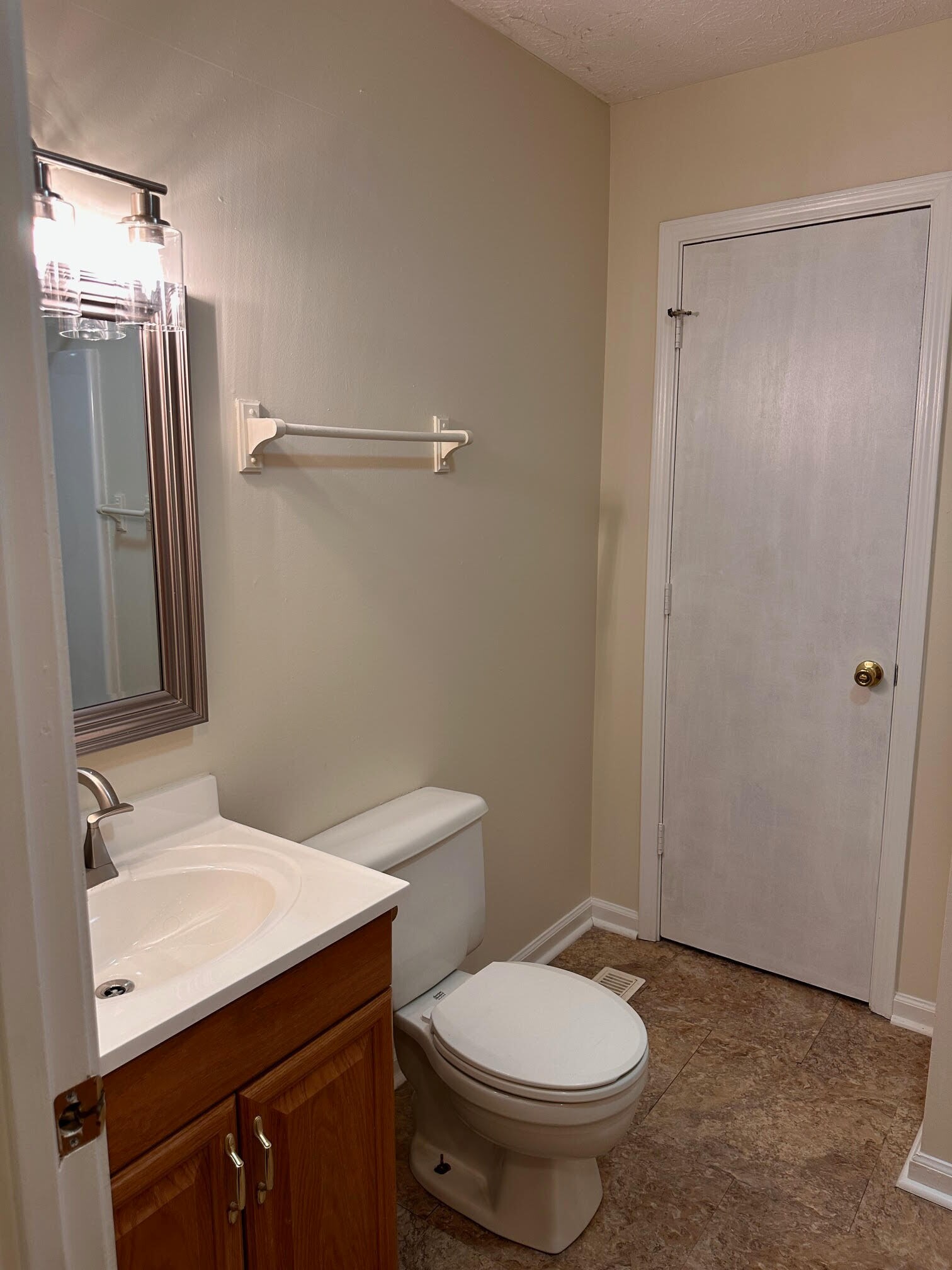 Building Photo - 129 Running Brook Trl