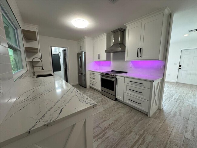 Building Photo - 4300 Avanti Cir