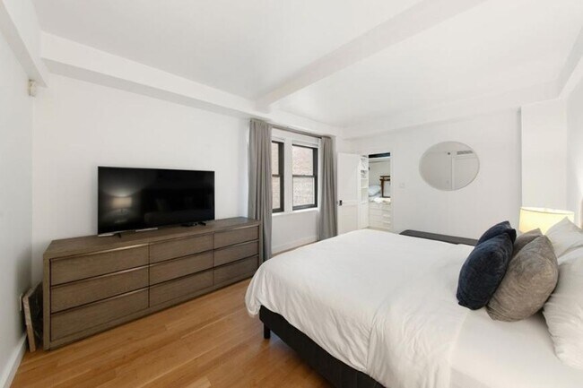 Building Photo - 1 bedroom in NEW YORK NY 10019