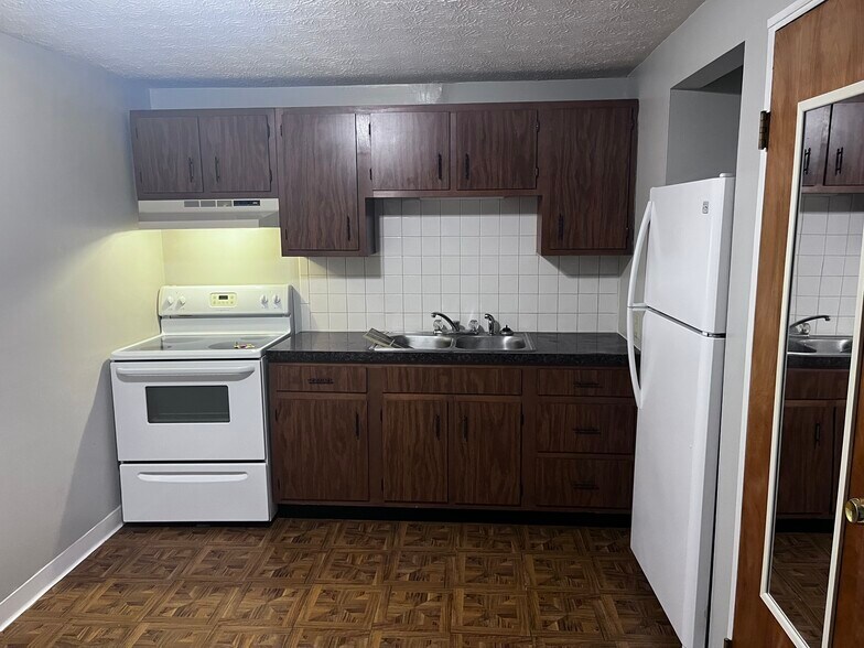 Primary Photo - 4734 Castlebar St NW