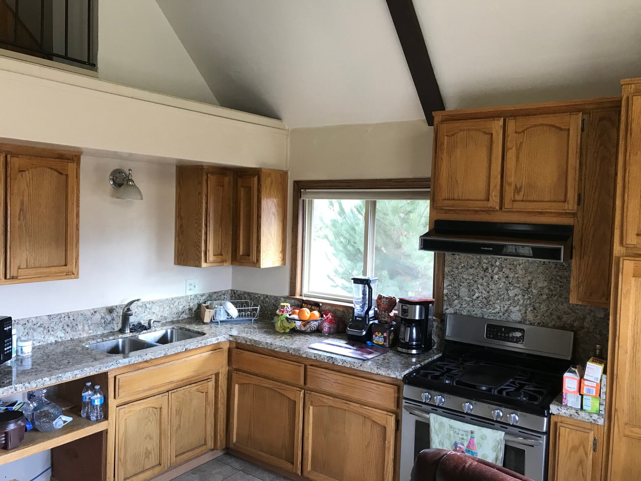 Building Photo - 23740 Lakeview Dr