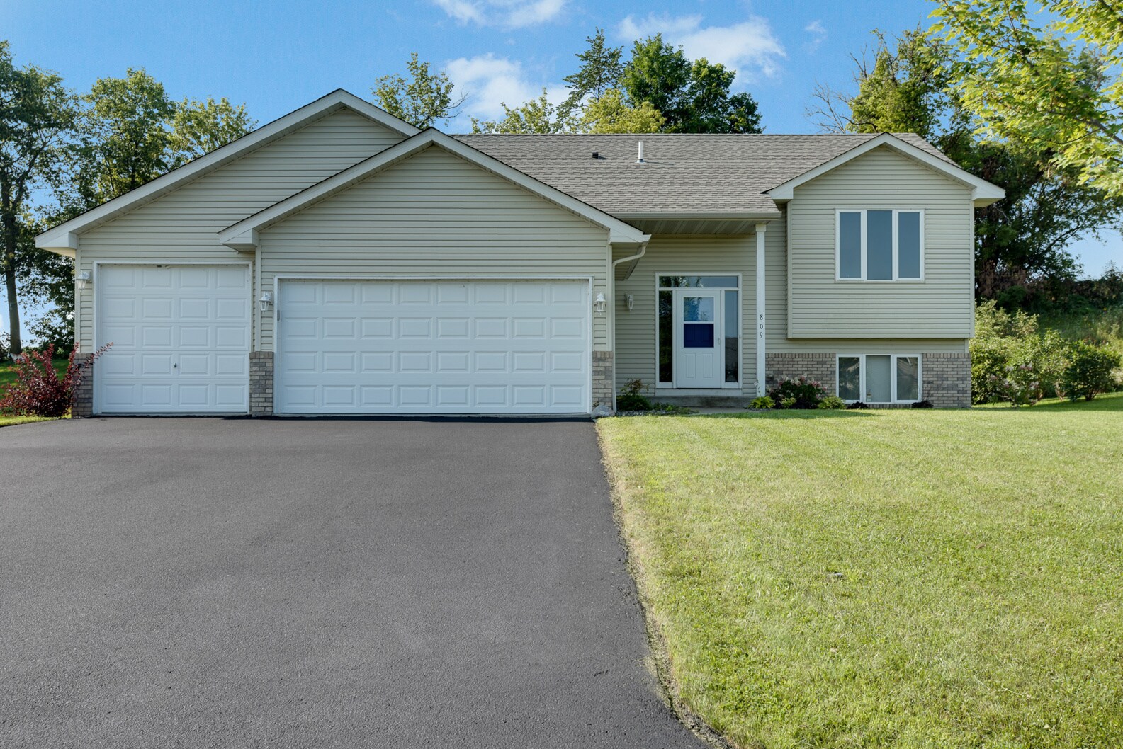 Street view - 809 Quail Pkwy