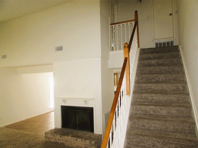 Building Photo - 16706 Running Quail Ct