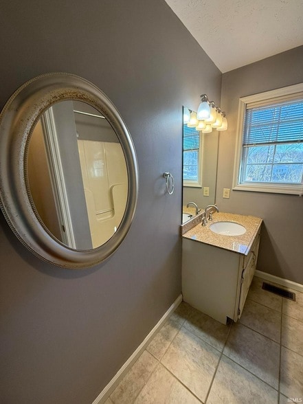 Building Photo - 791 E Sherwood Hills Dr