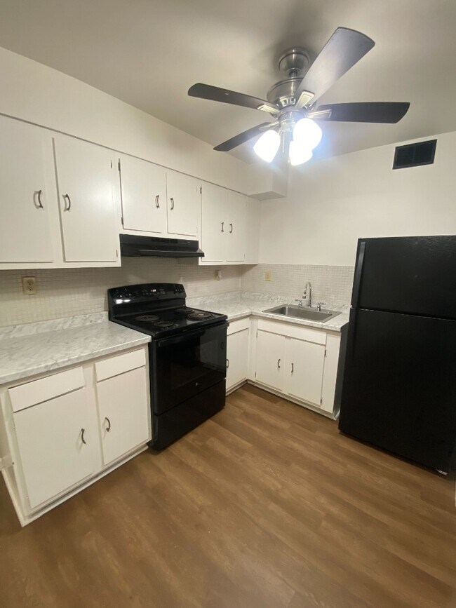 Building Photo - 3737 C Morganford