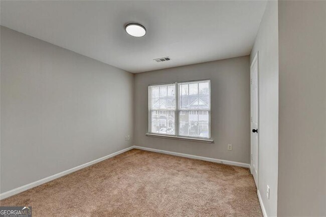 Building Photo - 903 Redwood Dr