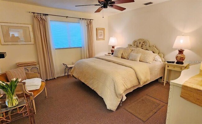 Building Photo - 329 Bernard Ave