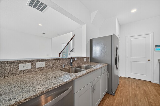 Building Photo - 1028 Laguna Cv Dr