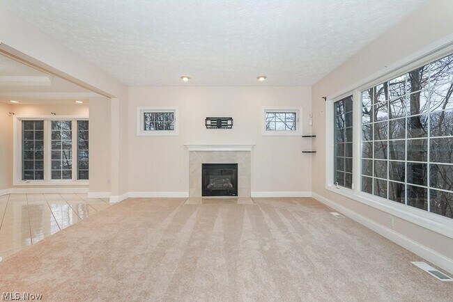 Building Photo - 3729 Edgehill Dr