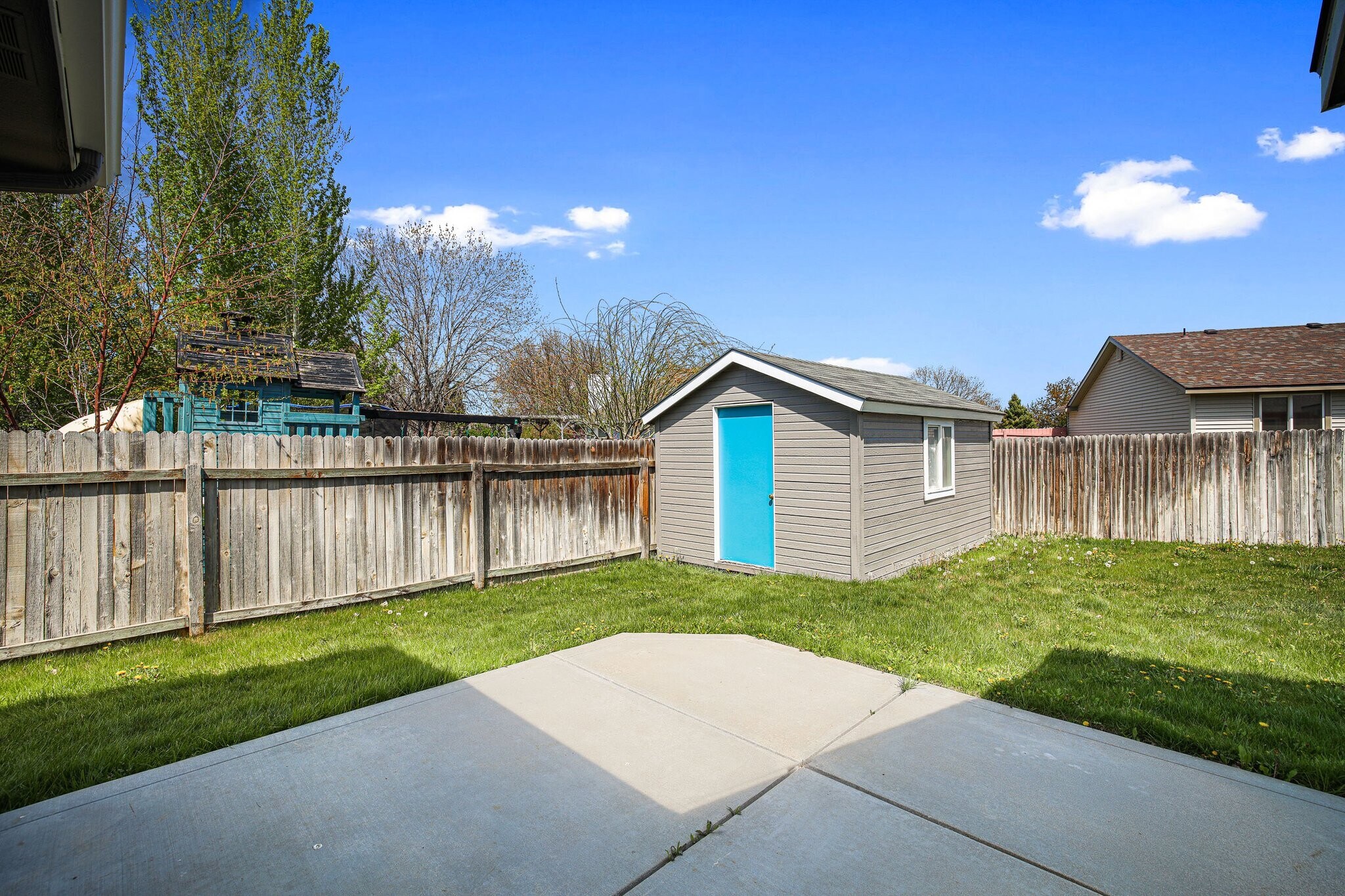 Building Photo - 658 N Katie Way